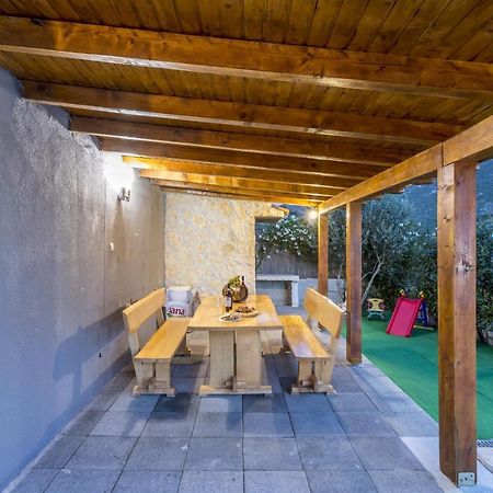 Holiday Home Dijamant Kucice Екстер'єр фото