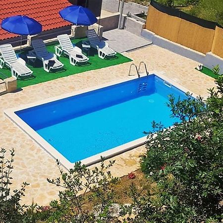 Holiday Home Dijamant Kucice Екстер'єр фото