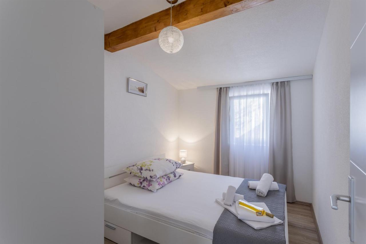Holiday Home Dijamant Kucice Екстер'єр фото