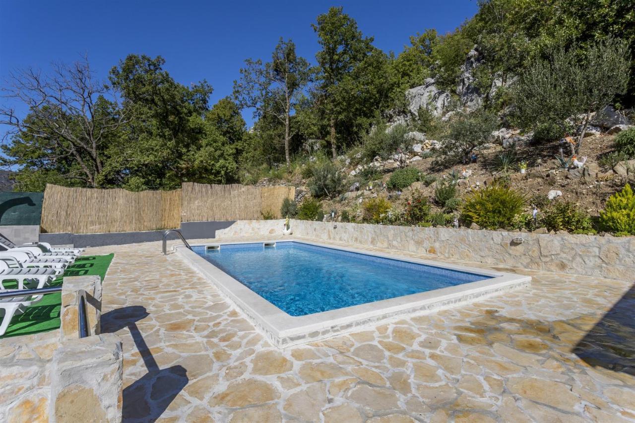 Holiday Home Dijamant Kucice Екстер'єр фото