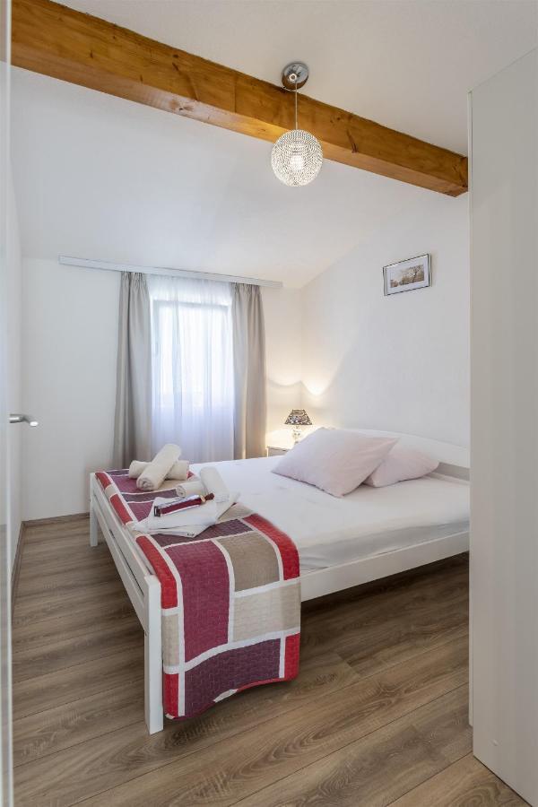 Holiday Home Dijamant Kucice Екстер'єр фото
