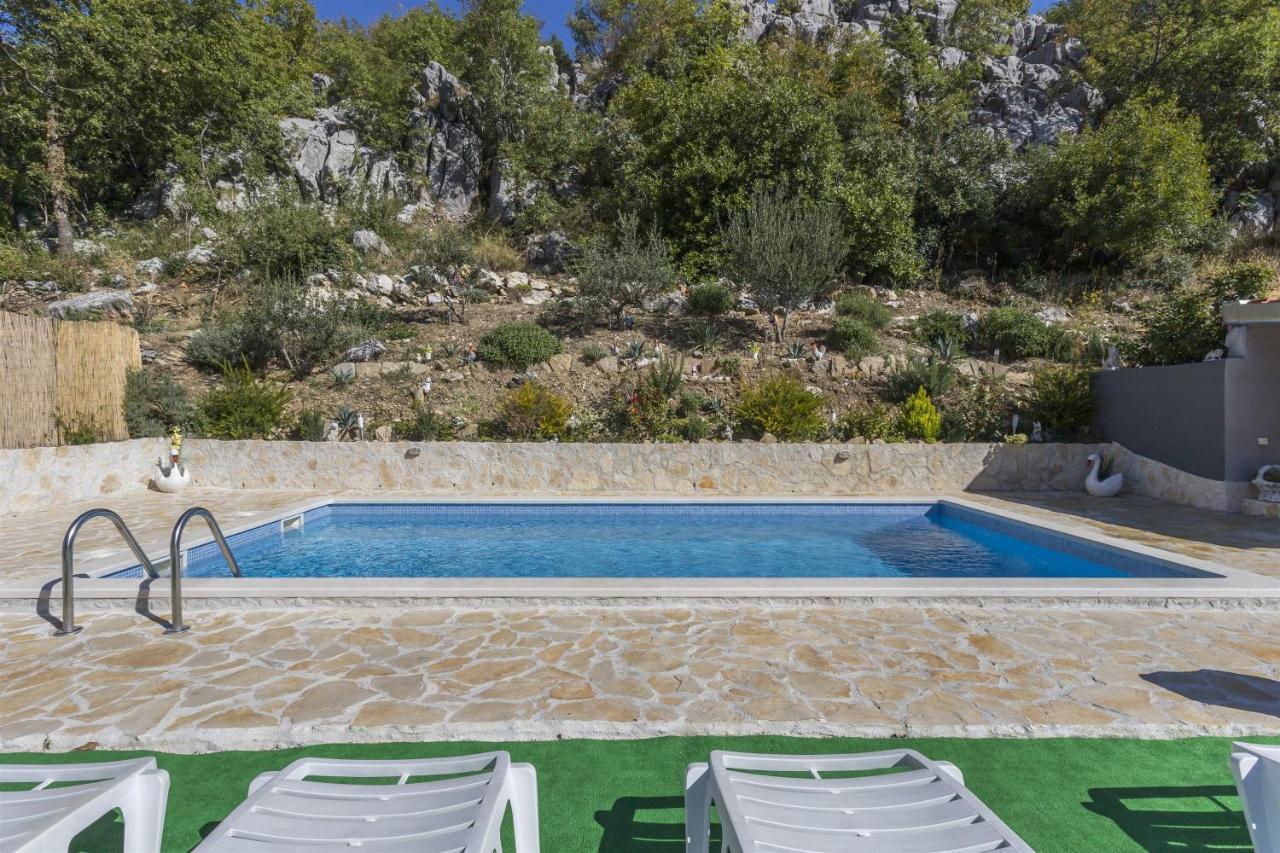 Holiday Home Dijamant Kucice Екстер'єр фото