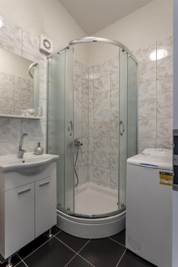 Holiday Home Dijamant Kucice Екстер'єр фото