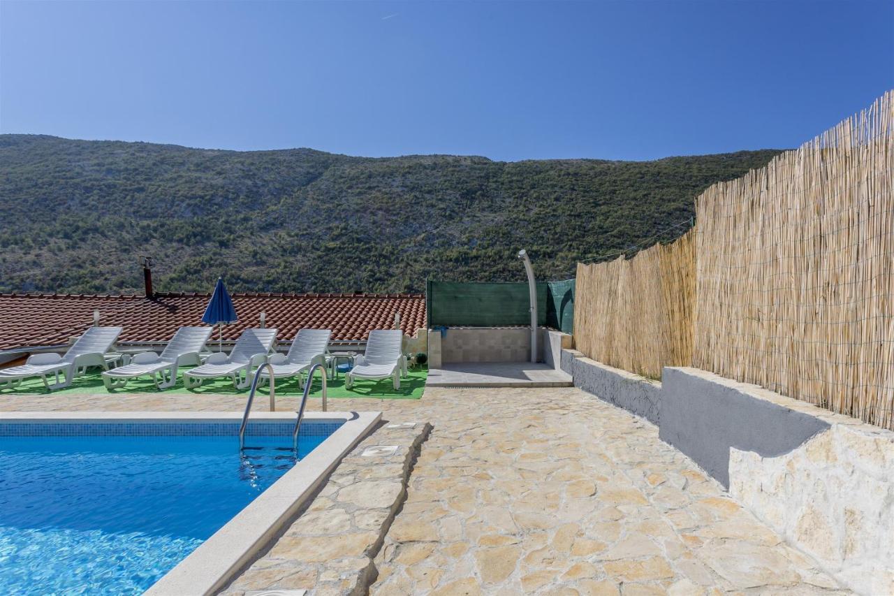 Holiday Home Dijamant Kucice Екстер'єр фото