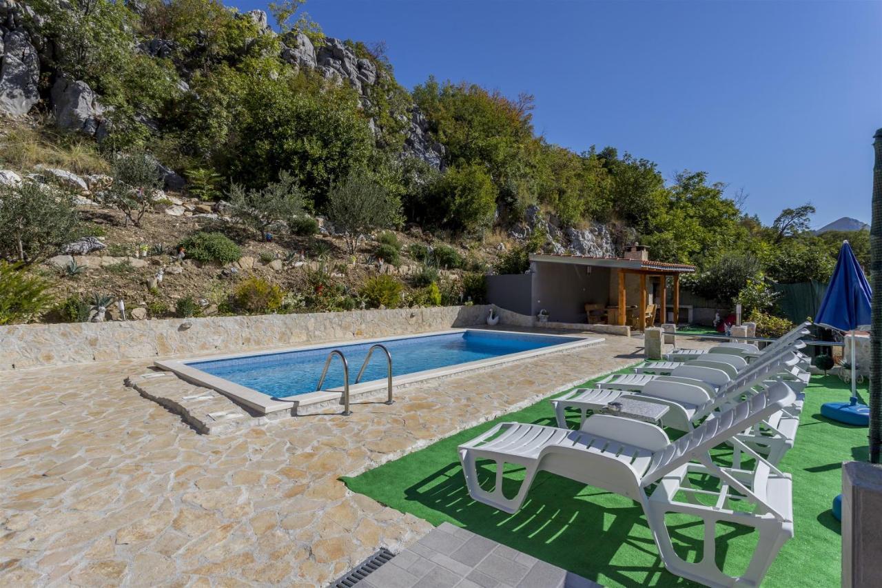 Holiday Home Dijamant Kucice Екстер'єр фото