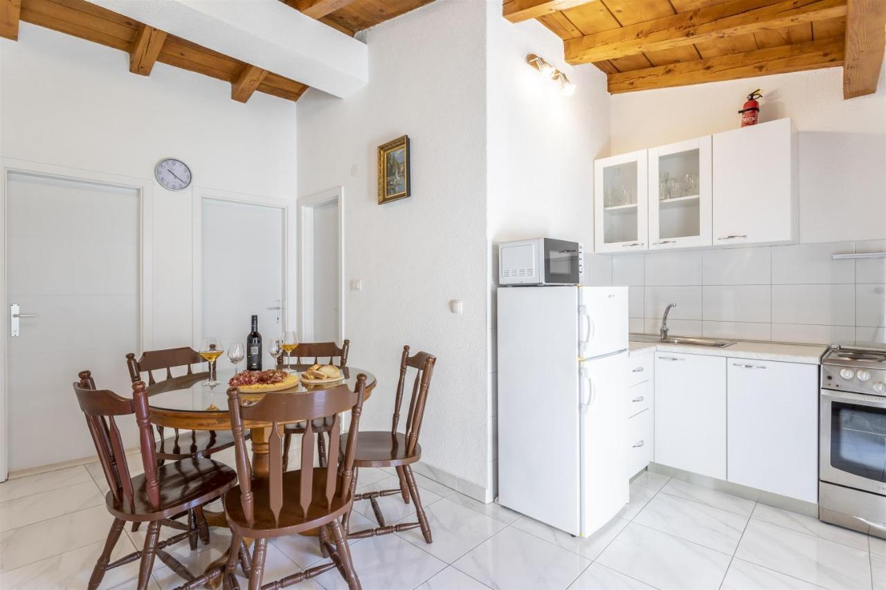 Holiday Home Dijamant Kucice Екстер'єр фото