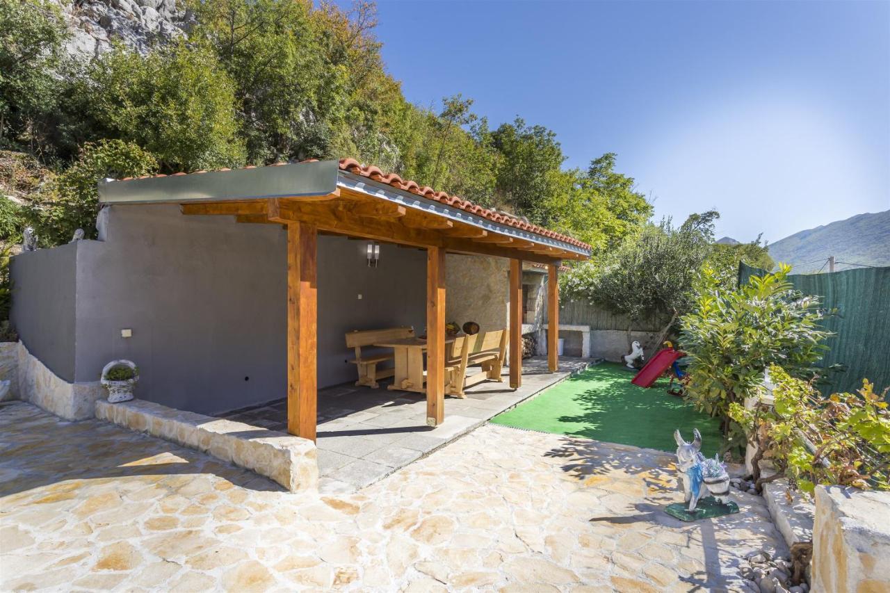 Holiday Home Dijamant Kucice Екстер'єр фото